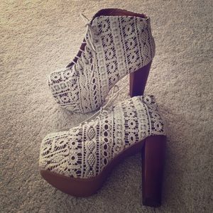 Jeffrey Campbell crochet Lita